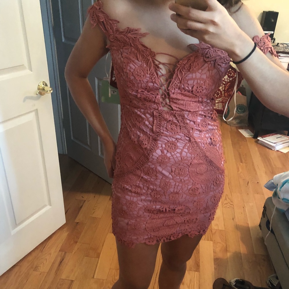 BEAUTIFUL DRESS , selling bc it fits me too tight